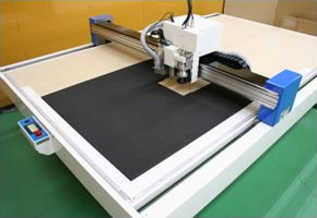 ルーター加工、穴開け加工